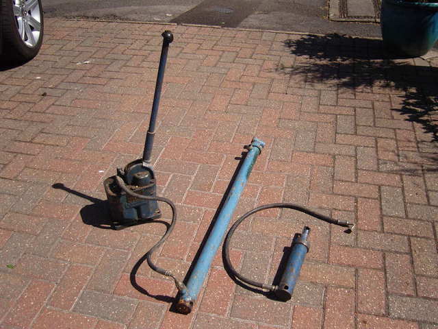 hand pump and ram